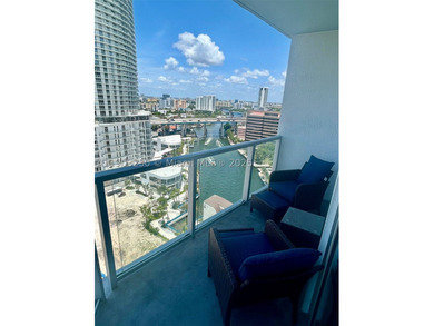 CORNER unit, large 1,212 sq ft, 2 beds / 2.5 baths, tastefully - photo 26