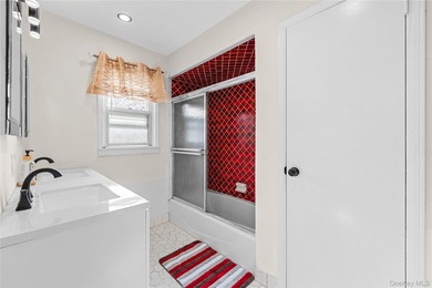 Welcome to Historic Addisleigh Park. This beautifully renovated - photo 31