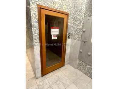 CORNER unit, large 1,212 sq ft, 2 beds / 2.5 baths, tastefully - photo 33