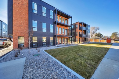 Incredible opportunity to own 14 brand new rental townhomes in - photo 3