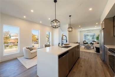 Incredible opportunity to own 14 brand new rental townhomes in - photo 6