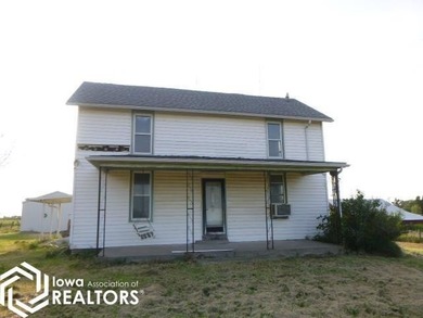 (private lake, pond, creek) Home For Sale in Donnellson Iowa