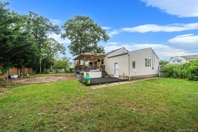 Enjoy the possibilities this charming 3-bedroom, 1-bath ranch - photo 19
