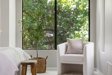 A bright top-floor retreat in the heart of Hamilton Place, this - photo 21