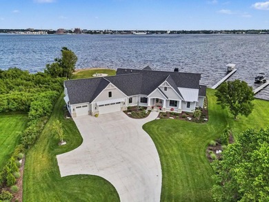 Spectacular custom-built waterfront home completed in 2023 - photo 3