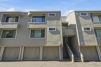 A bright top-floor retreat in the heart of Hamilton Place, this - photo 33
