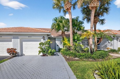 (private lake, pond, coastal) Townhome/Townhouse Active Under Contract in Boynton Beach Florida
