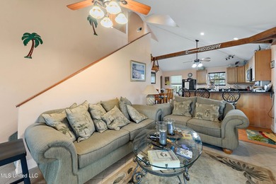 Waterfront living at its best! This well-maintained, fully - photo 4