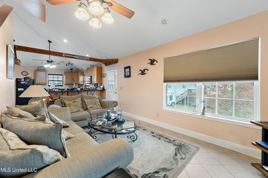 Waterfront living at its best! This well-maintained, fully - photo 5