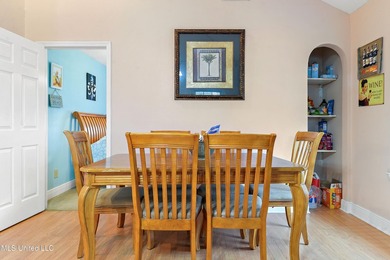 Waterfront living at its best! This well-maintained, fully - photo 10