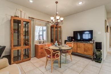 Welcome Home to *Garden Home Magnifique*! This Truitt Craft