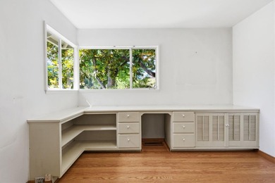 Set on a desirable park-adjacent corner lot in Palo Alto's - photo 18