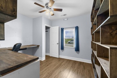 Lovely corner lot home! The homeowner purchased the adjacent lot - photo 31