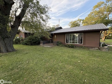 Don't miss this rare opportunity to own a spacious ranch-style - photo 4