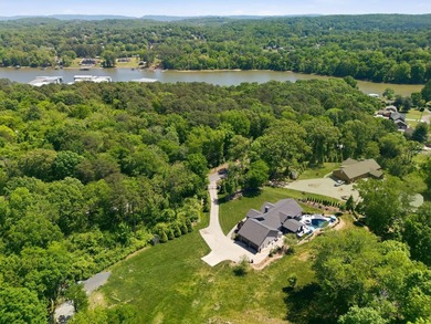A magnificent private oasis, tucked behind a gated entry and set - photo 3