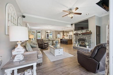 A magnificent private oasis, tucked behind a gated entry and set - photo 4