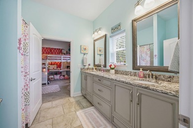 A magnificent private oasis, tucked behind a gated entry and set - photo 10