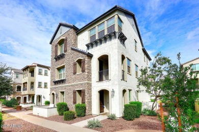 Lake Townhome/Townhouse For Sale in Gilbert, Arizona