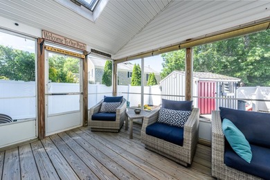 Looking for a beach house or one that feels like it! This home - photo 11
