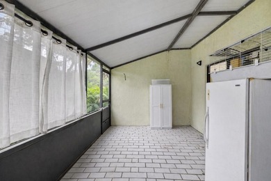 Charming 2 bed | 2.5 bath, 2-story townhouse offering a - photo 12