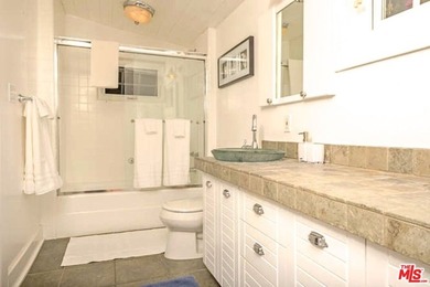 First time on the market! Unwind on the lovely canal-front Deck - photo 15