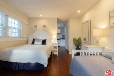 First time on the market! Unwind on the lovely canal-front Deck - photo 20