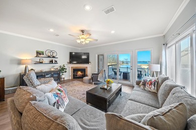 Beautifully updated townhome in Carmel Bay with stunning views - photo 14