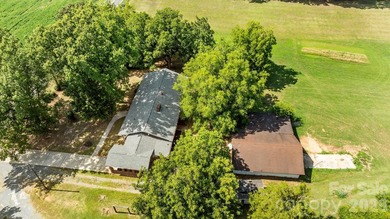 Escape to your own private country retreat with this exceptional - photo 14