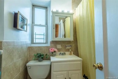 Welcome to 2190 Boston Rd, Apt 5K in the Pelham Parkway section - photo 14