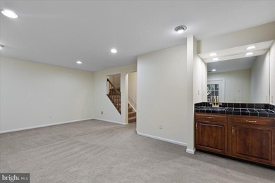 OPEN Sunday 7/19 1-3 PM. Welcome to this end-unit townhome - photo 30