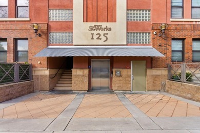 This well-designed junior one-bedroom condo is ready for a new