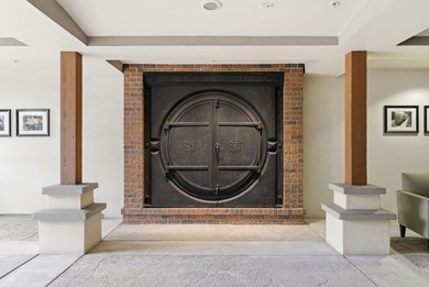 This well-designed junior one-bedroom condo is ready for a new