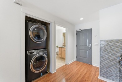 This well-designed junior one-bedroom condo is ready for a new