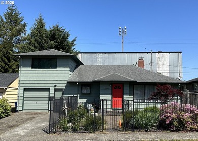 North Umpqua River Home For Sale in Reedsport Oregon