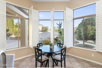 A TOLL BROTHERS Showpiece! This elegant Litchfield Park home is - photo 12