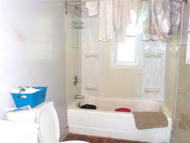 Welcome to this turn-key investment opportunity in the City of - photo 14