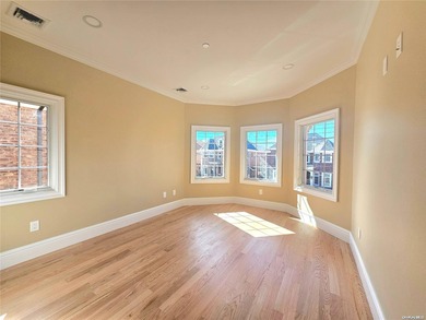 Gorgeous new construction home offering luxury living with - photo 14