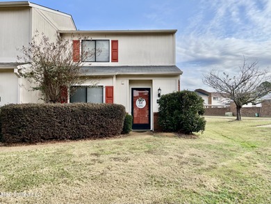 Lake Townhome/Townhouse For Sale in Brandon, Mississippi