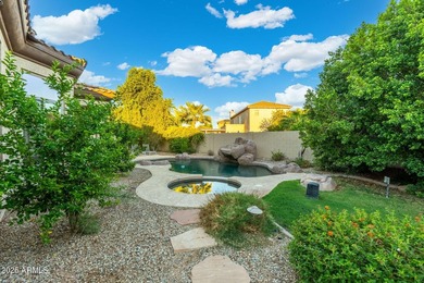 A TOLL BROTHERS Showpiece! This elegant Litchfield Park home is - photo 26