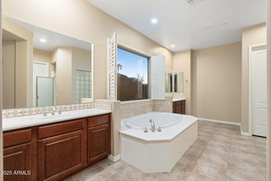 A TOLL BROTHERS Showpiece! This elegant Litchfield Park home is - photo 28