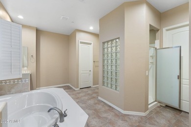 A TOLL BROTHERS Showpiece! This elegant Litchfield Park home is - photo 29