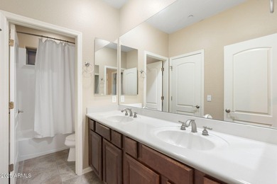 A TOLL BROTHERS Showpiece! This elegant Litchfield Park home is - photo 34