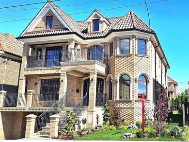 Gorgeous new construction home offering luxury living with - photo 34