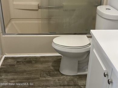 Welcome to 27 Bradley Court most sought Willowbrook, Near - photo 11