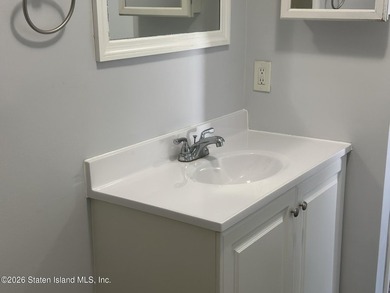 Welcome to 27 Bradley Court most sought Willowbrook, Near - photo 12