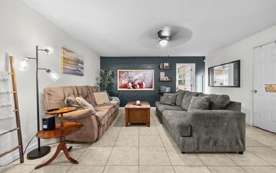 This beautifully maintained and updated home was completely - photo 4