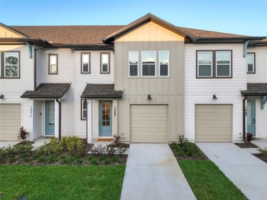 Lake Townhome/Townhouse For Sale in Davenport, Florida