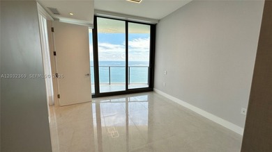 Welcome to the epitome of luxury living at the Ritz-Carlton - photo 9