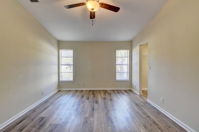 Discover this beautifully renovated 4-bedroom, 2-bathroom - photo 24