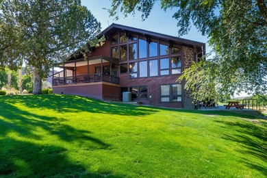 Details on water and property, plus photos 18-hole golf course - photo 8